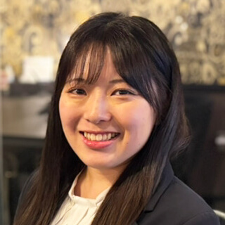 岸　歩美